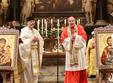 Ostkirchen danken Schönborn bei byzantinischer Stephansdom-Liturgie